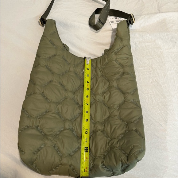 Lululemon Quilty Pleasures Olive Quilted Shoulder Bag 14L NWT - Picture 5 of 8